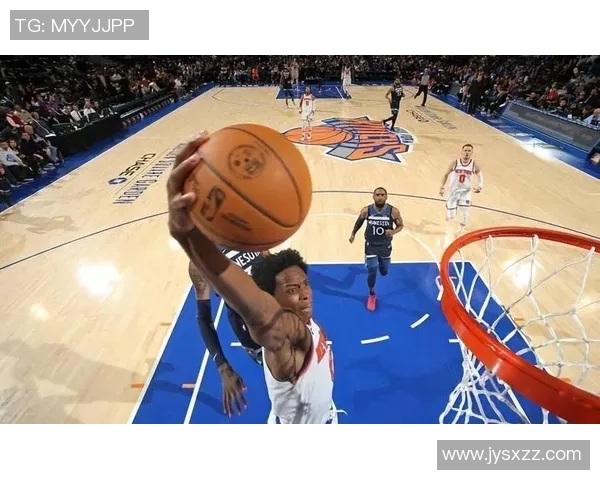 关键时刻阿奴诺比抢断约翰逊,尼克斯领先3分 关键时刻阿奴诺比抢断约翰逊,尼克斯领先3分